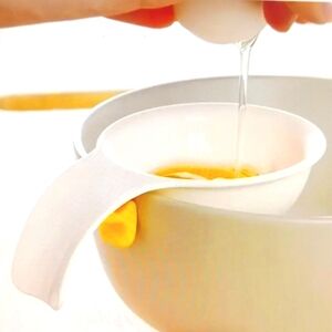 Durable Plastic Egg Yolk Separator - Easy-to-Use for Efficient Cooking & Baking